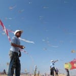 Palestinian children in Gaza set the record for most kites flown simultaneously. (Photo: Vittorio Arrigoni)