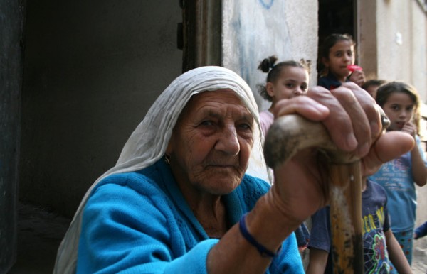 Recording the testimony of Nakba survivors is essential for educating future generations of Palestinians, say oral historians. (APA images)
