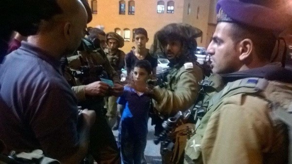 Israeli soldiers arresting Marwan Photo credit: Youth against Settlement