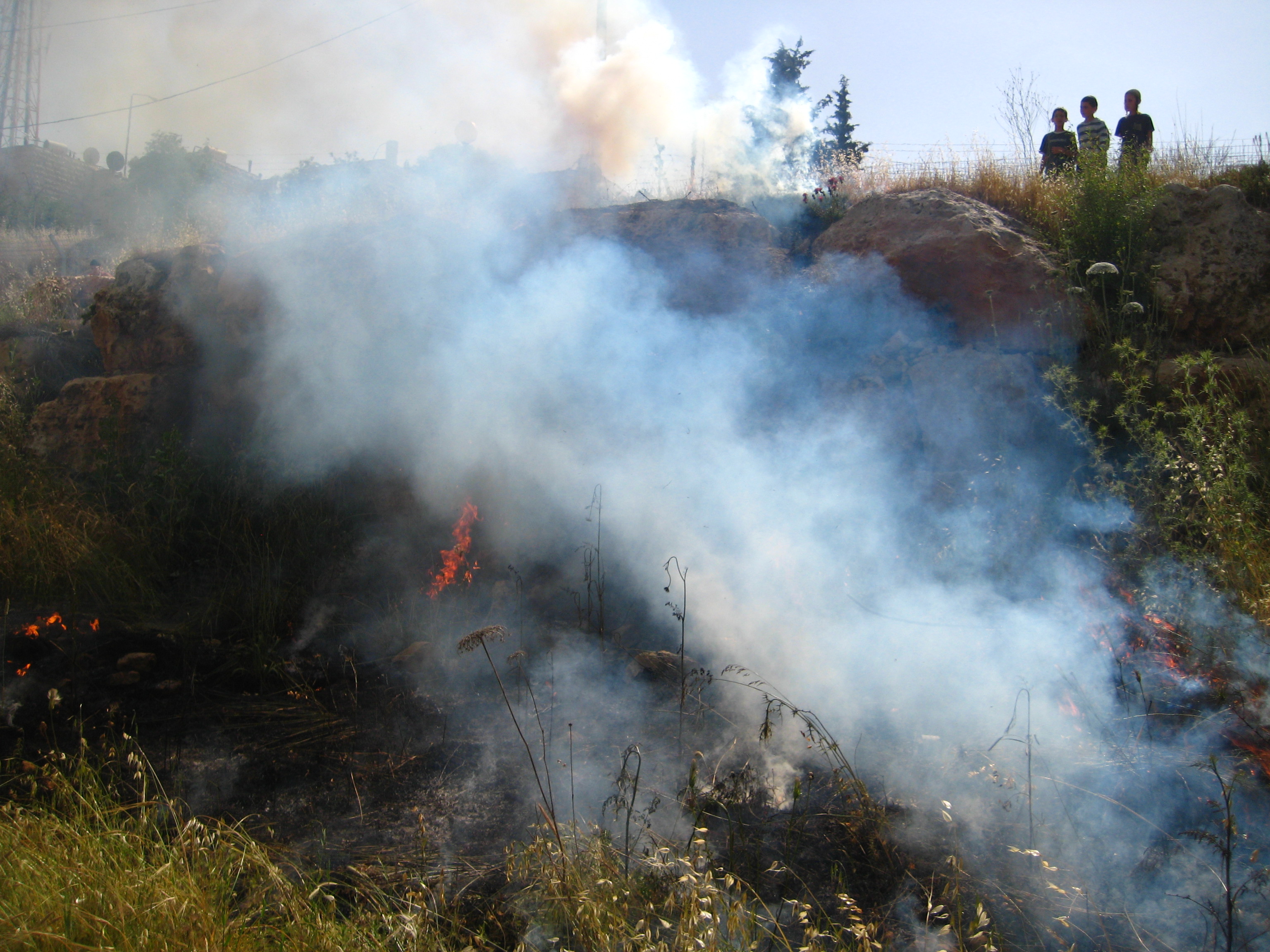 Fire at field near Kiryat Arba, Hebron