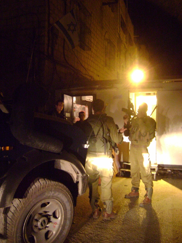 Girl detained: Israeli military escalates pressure at Hebron checkpoints