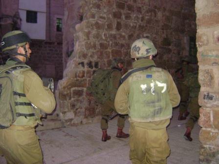 Israeli soldiers raid Hebron homes “to stay in shape”