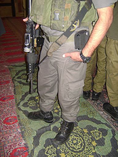 Israeli military drags its boots and guns into Ibrahimi Mosque