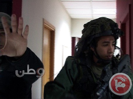 Israel raids Ramallah TV stations