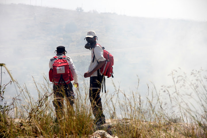 Israel opens fire on protesters in Ni’lin: One youth injured by rubber-coated bullet