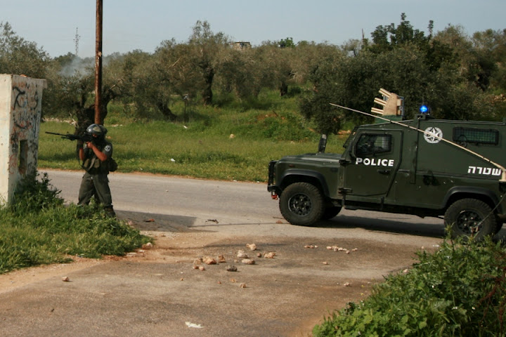 Nabi Saleh: 16 year old shot with tear gas canister