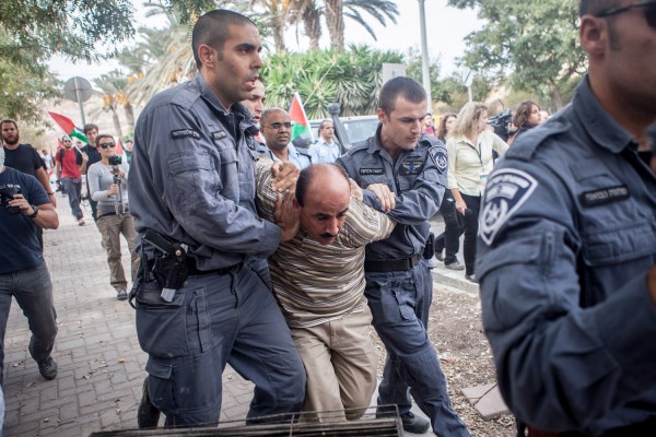 Action BDS à Ramallah : 4 arrestations, dont celle de Bassem Tamimi