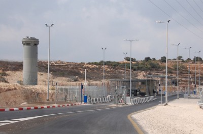 Checkpoint at the entrance of Beit Iksa