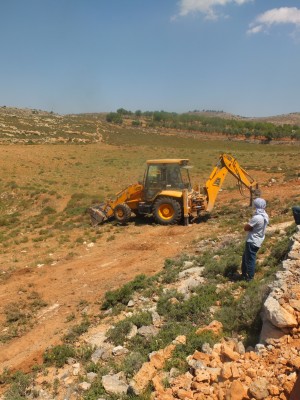 A new road is constructed by the residents of Der Jrier