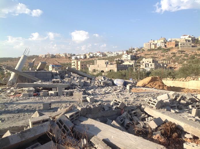 Israeli army demolish a house in the Salfit village of Deir Ballut