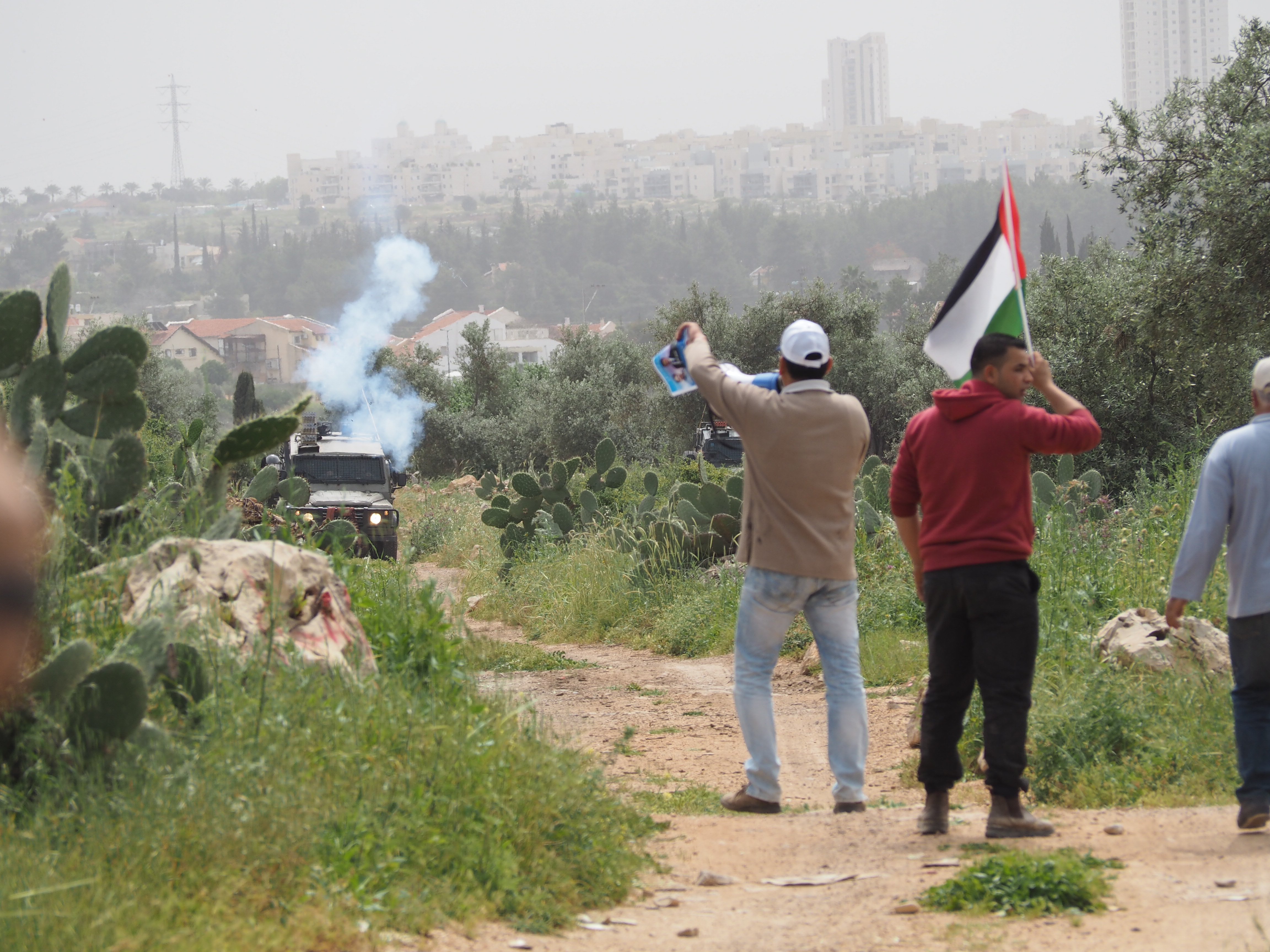 Peaceful Ni’lin demonstrators attacked with deadly tear gas canisters