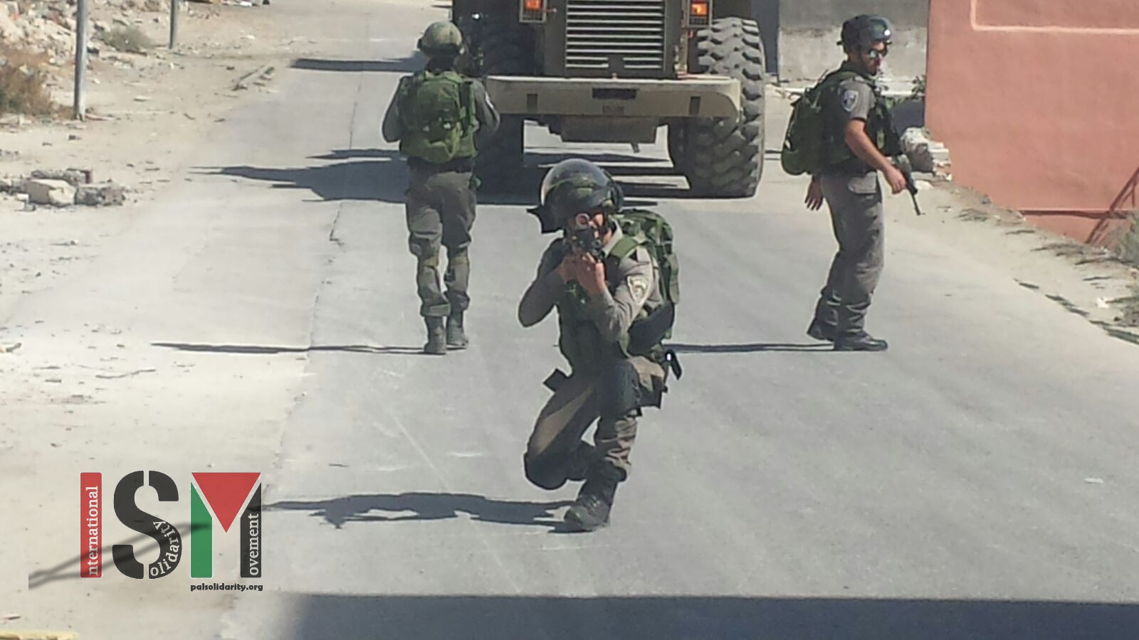 Roadblocks, stun grenades and settler aggression: another Jewish holiday in occupied al-Khalil