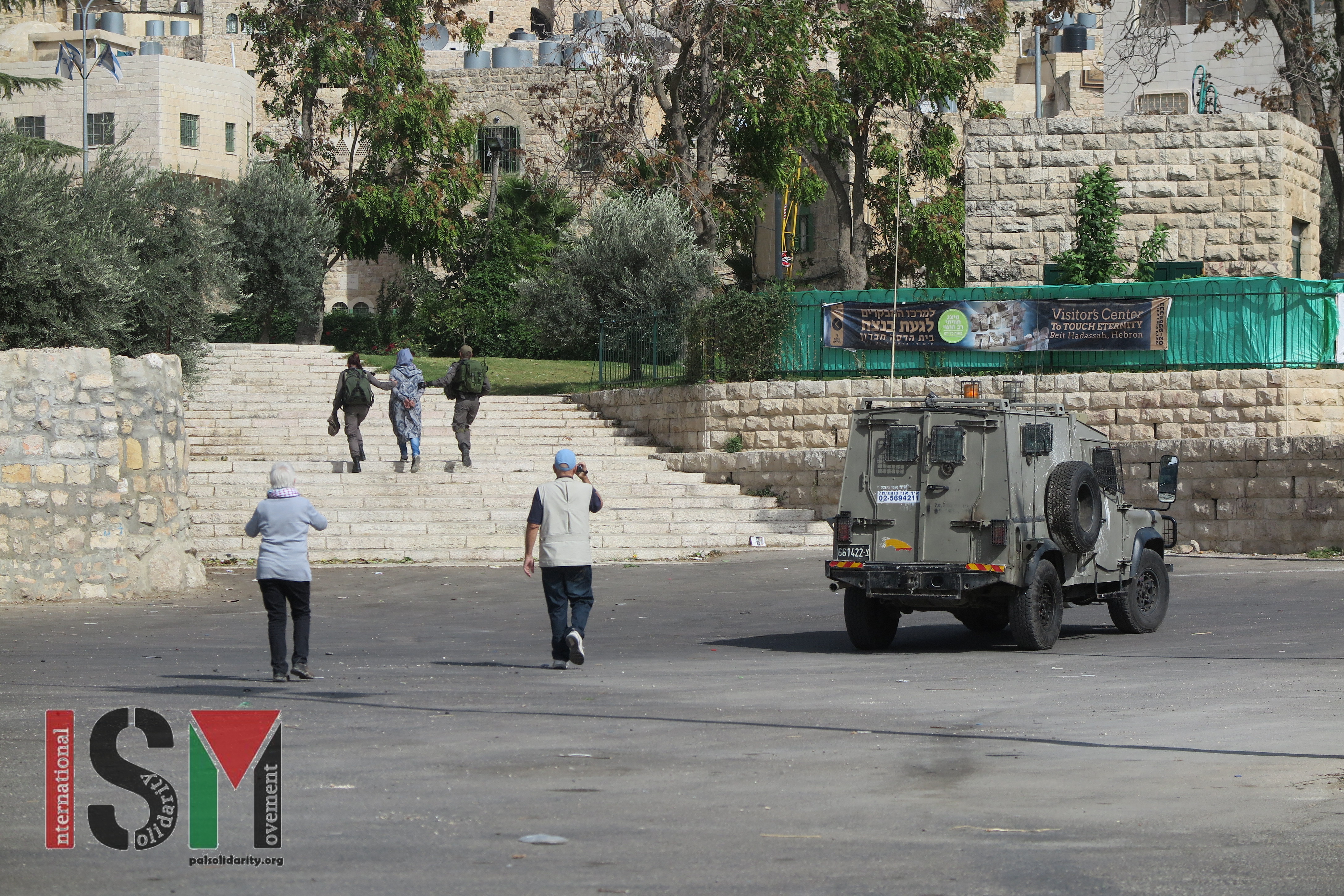 Palestinian woman arrested in Al-Khalil accused of carrying a knife