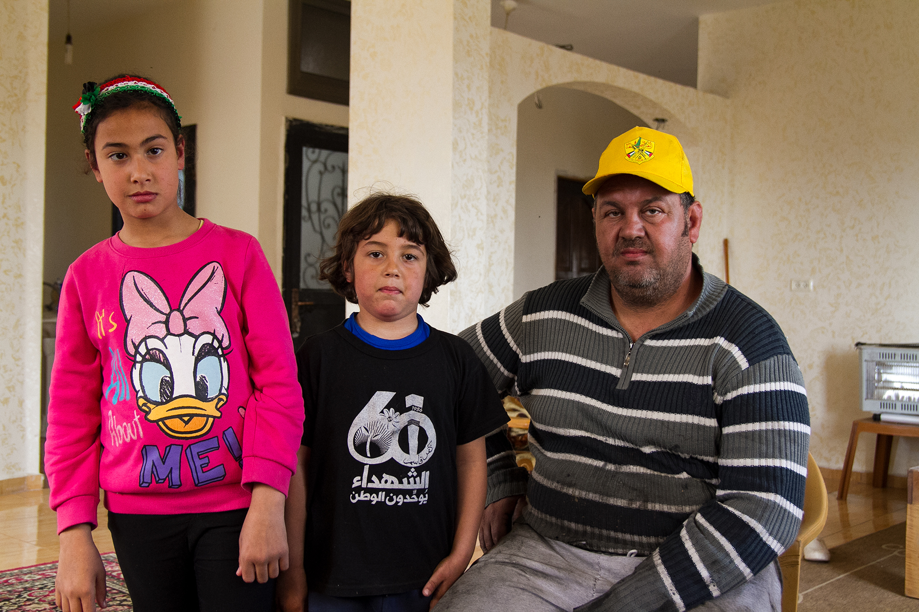 Palestinian assaulted and work tools confiscated during early morning raid by Israeli forces