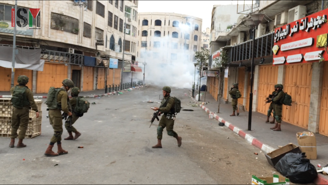 Israeli occupation forces fire huge amount of tear gas in al Khalil (Hebron)