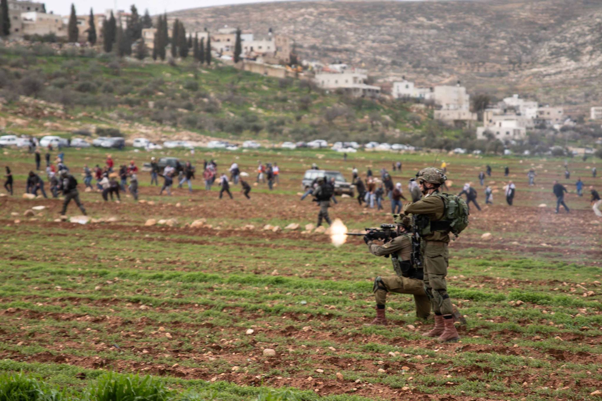 Occupation forces shoot 9 demonstrators near Ramallah