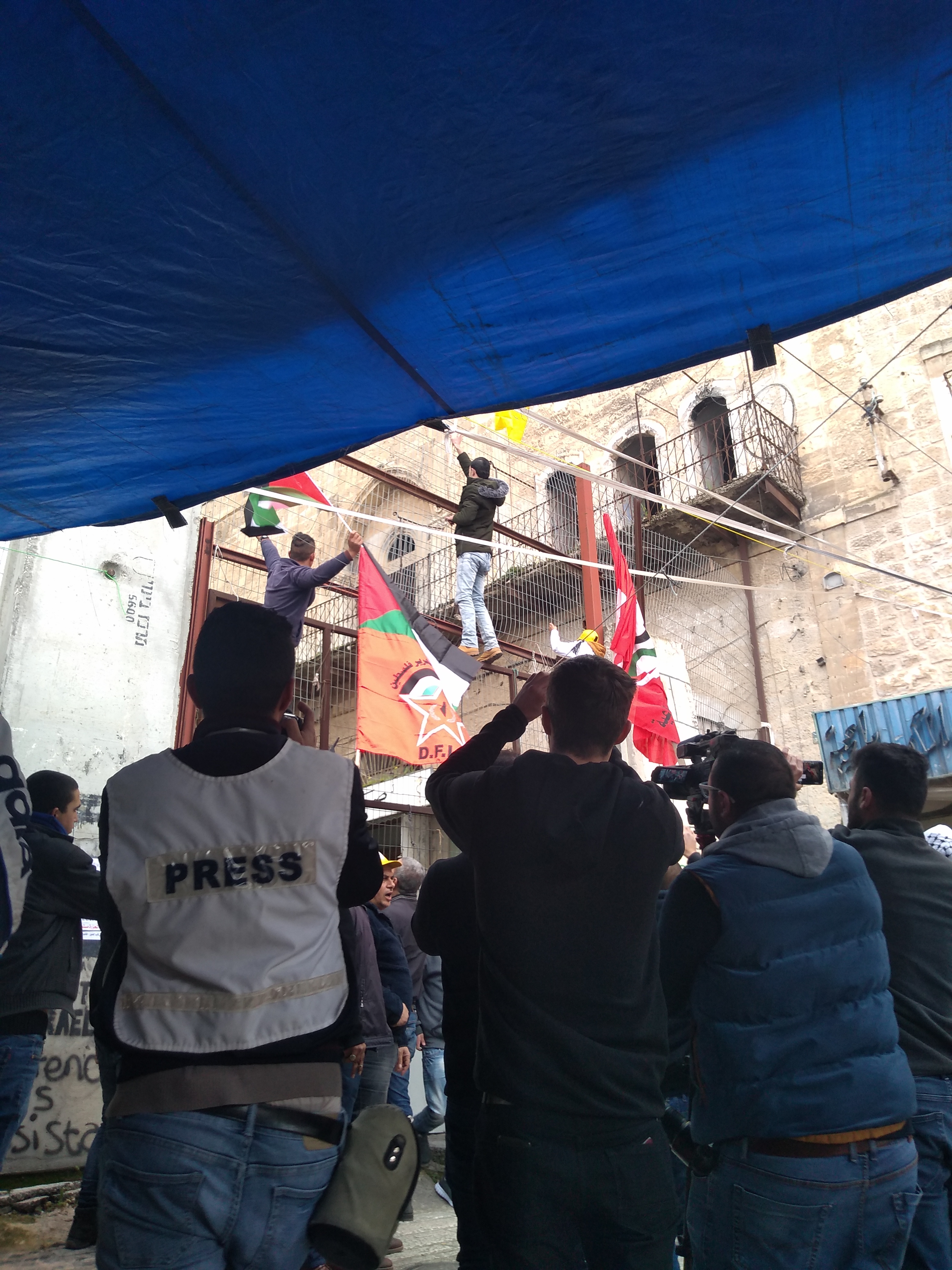 Press targeted during peaceful protest in Al-Khalil