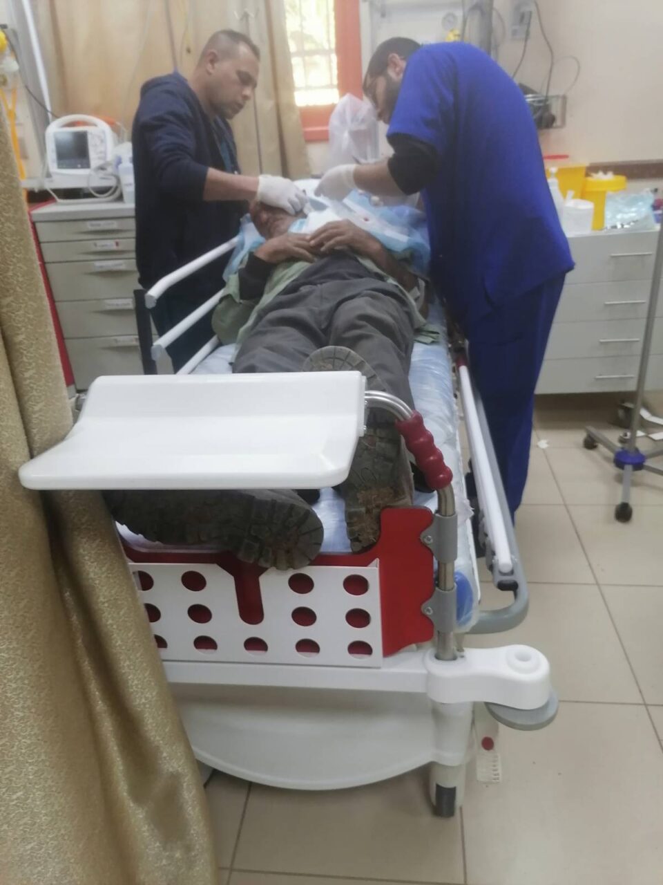 FOR IMMEDIATE RELEASE: 30 settlers violently attack Palestinian family and International activists in Humsa, Jordan Valley