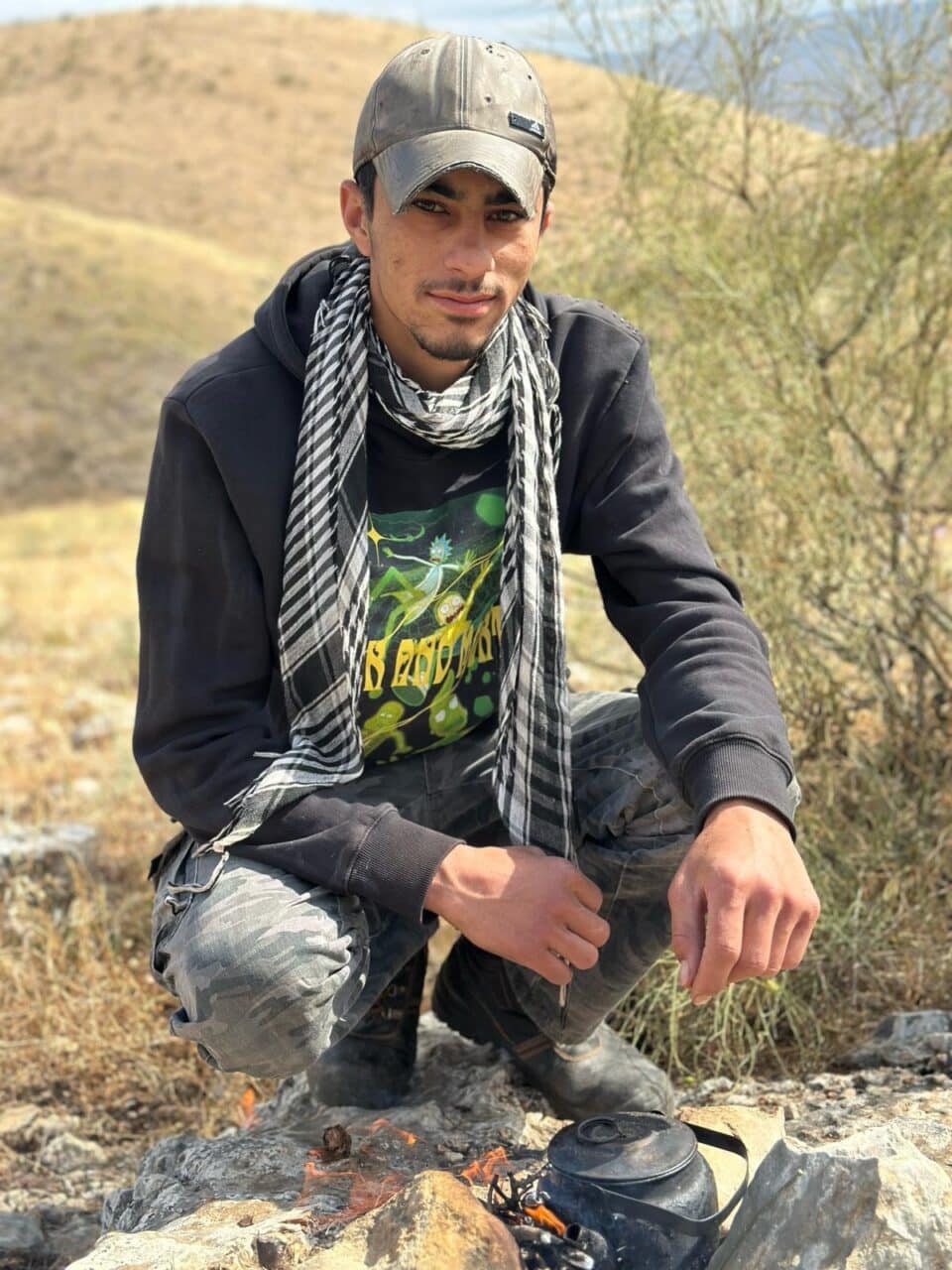 Israeli soldiers abduct teen shepherd on his way to sell cheese